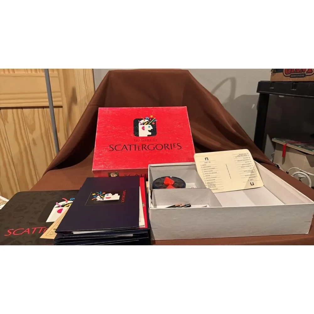 Scattergories Vintage Word Board Game Milton Bradley  1988